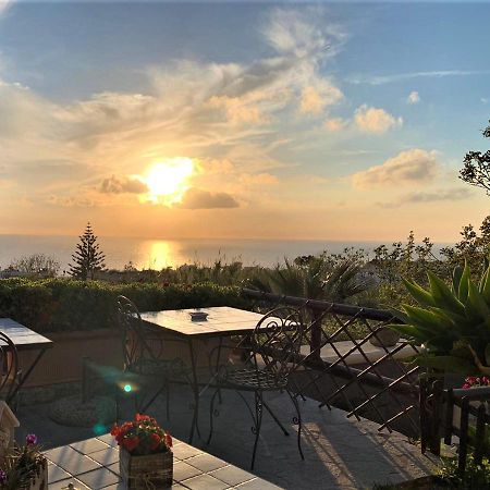 Bed and Breakfast La Terrazzina Sul Tramonto Форио Экстерьер фото