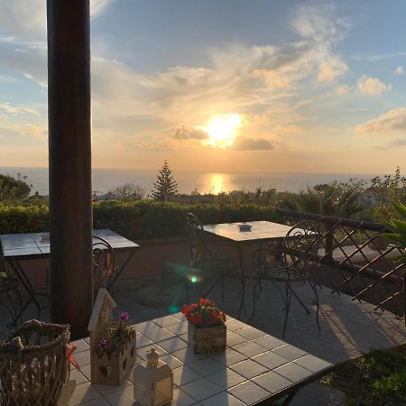 Bed and Breakfast La Terrazzina Sul Tramonto Форио Экстерьер фото