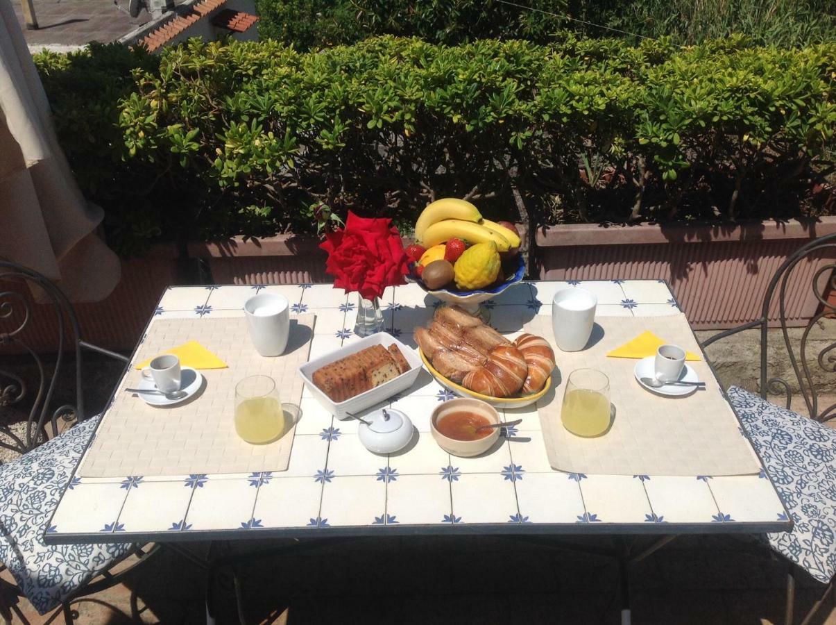 Bed and Breakfast La Terrazzina Sul Tramonto Форио Экстерьер фото