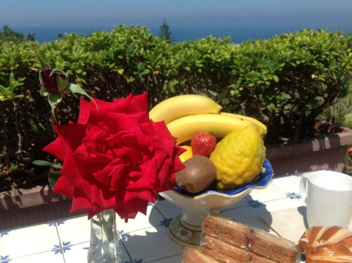 Bed and Breakfast La Terrazzina Sul Tramonto Форио Экстерьер фото