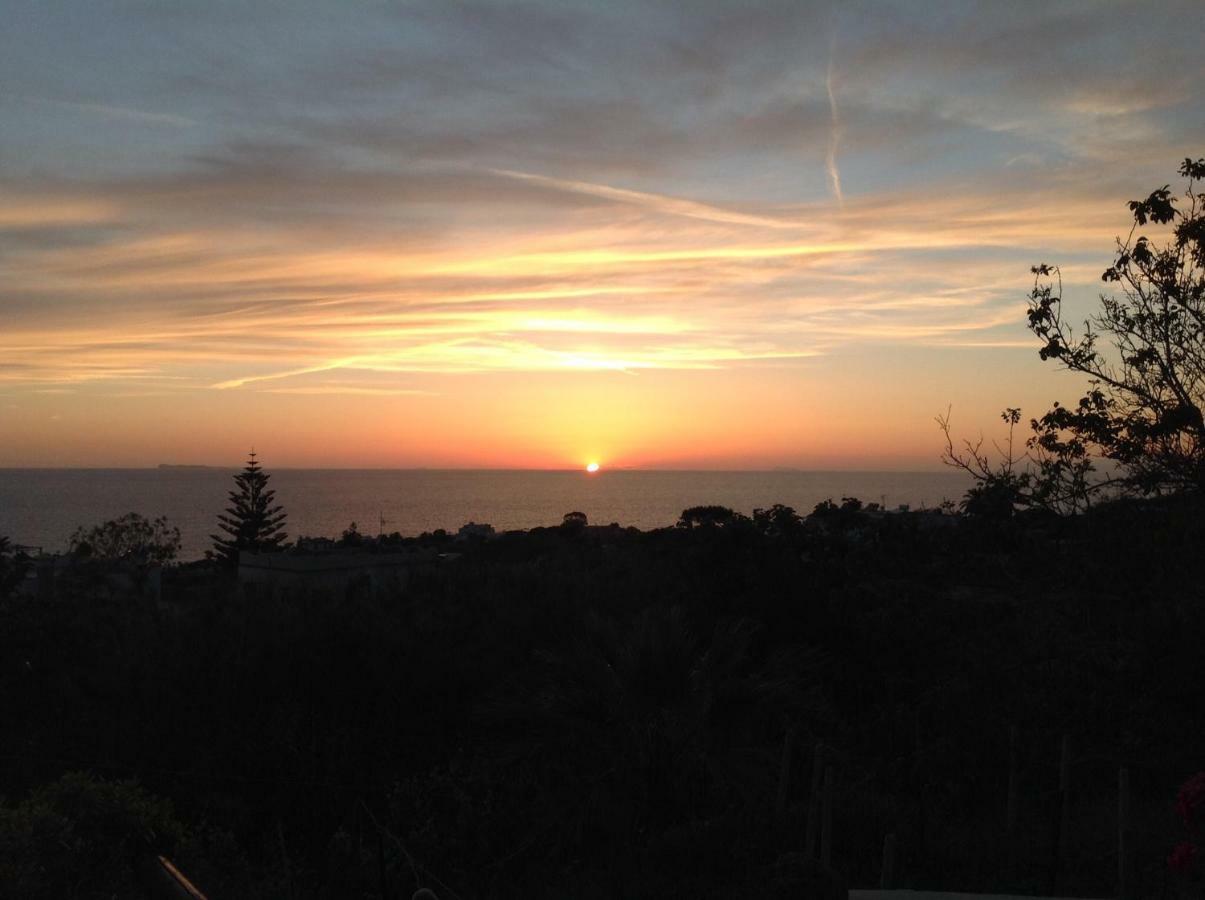 Bed and Breakfast La Terrazzina Sul Tramonto Форио Экстерьер фото
