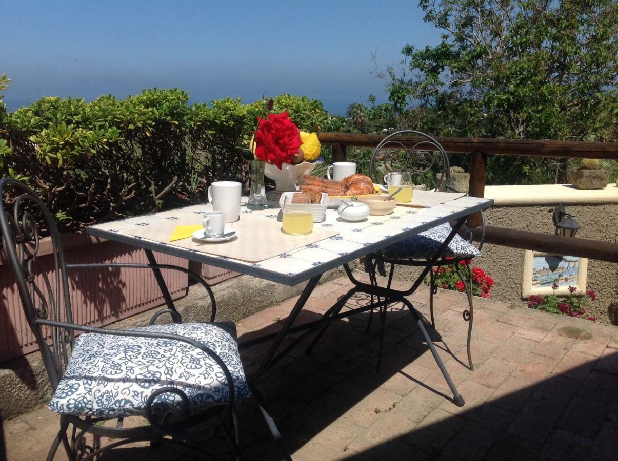 Bed and Breakfast La Terrazzina Sul Tramonto Форио Экстерьер фото